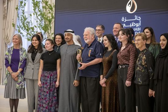 في دورتها الـ11.. رئيس الإمارات يكرم 8 شخصيات بجائزة أبوظبي