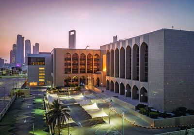 مصرف الإمارات: طلب قوي على القروض بقطاع الأعمال