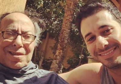 أحمد السعدني يبعث برسالة جديدة بعد وفاة والده