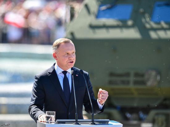 الرئيس البولندي يؤكد استعداد بلاده لنشر أسلحة نووية