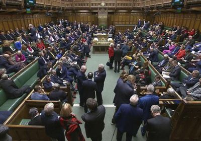 البرلمان البريطاني يثير جدلًا بقانون ترحيل المهاجرين