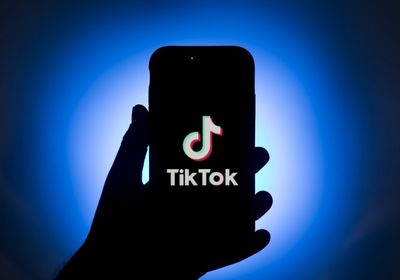 تطبيق تيك توك يخطط لإقالة مسؤول تنفيذي بارز
