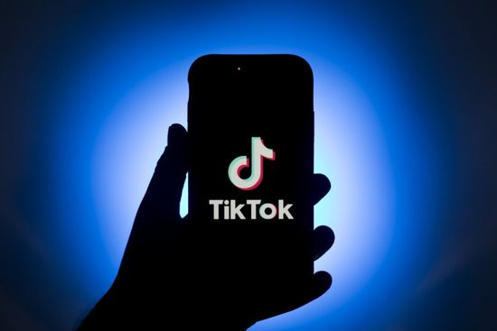 تطبيق تيك توك يخطط لإقالة مسؤول تنفيذي بارز