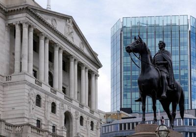 تحذيرات من خفض مبكر للفائدة في بنك إنجلترا