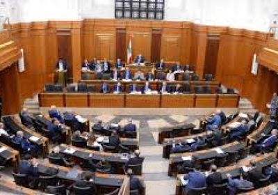 البرلمان اللبناني يؤجل الانتخابات البلدية لعام