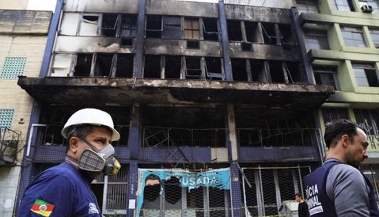 البرازيل.. مصرع 10 أشخاص جراء حريق بفندق في بورتو اليغري