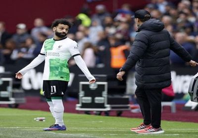 مشادة كلامية ساخنة بين محمد صلاح وكلوب (فيديو)