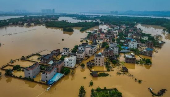 الإمارات تعزّي الصين في ضحايا الإعصار والفيضانات