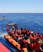 البحرية المغربية تنقذ 81 مهاجرًا غير شرعي