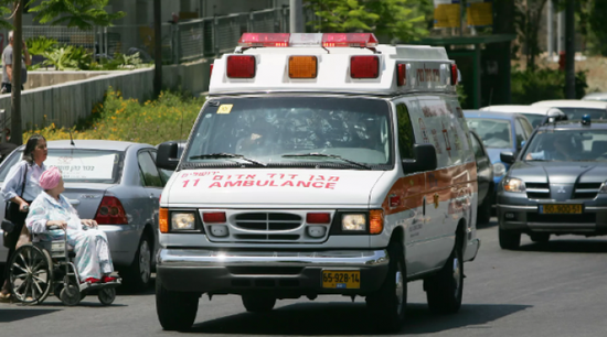 إصابة شخصين جراء سقوط صاروخ شمالي إسرائيل