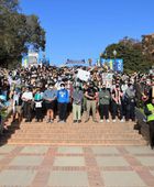 الشرطة تحتشد بمخيم احتجاج مؤيد للفلسطينيين بجامعة كاليفورنيا