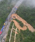 انهيار طريق في جنوب الصين يودي بحياة 36 شخصا