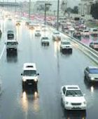 الأمطار تغلق مدارس وشركات مجددًا في الإمارات