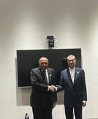 وزير الخارجية المصري يلتقي نظيره الإيراني في بانجول
