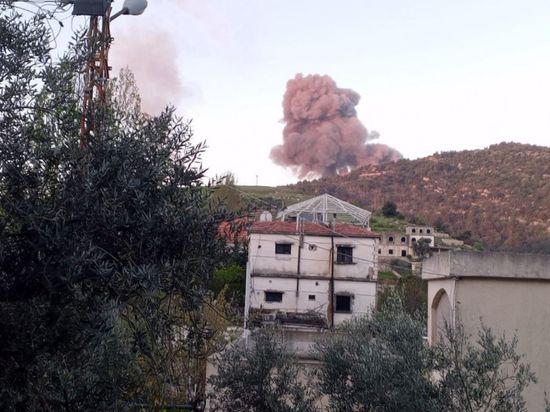 إسرائيل تقصف مبنى عسكريًا لحزب الله