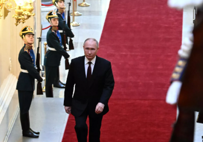 بعد تسلم مهامه رسميًا.. بوتين يوقع مرسوم استقالة الحكومة الروسية