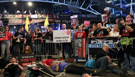 عائلات الرهائن بغزة تدعو إلى ضغط دولي على نتنياهو للاتفاق مع حماس