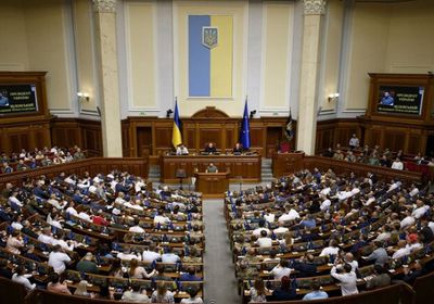 البرلمان الأوكراني يقرر تمديد حالة الحرب والتعبئة للمرة الـ11