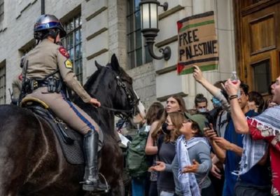 الشرطة الأمريكية تخلي مخيم طلاب مؤيدين للفلسطينيين في جامعة جورج واشنطن
