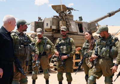 وزير الدفاع الإسرائيلي يهدد بـ"صيف ساخن" في لبنان