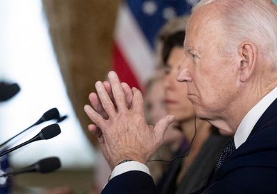 بايدن يهدد إسرائيل ويوقف توريد الأسلحة  