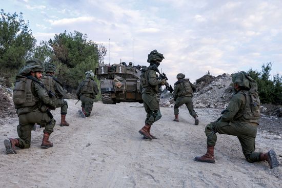 الجيش الإسرائيلي يعلن استهداف 20 هدفًا لحزب الله