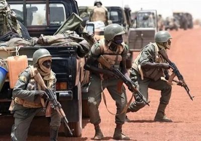 الاتحاد الأوروبي يوقف تدريب الجيش المالي