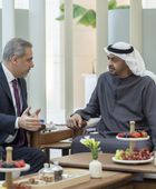 الشيخ محمد بن زايد يبحث مع وزير خارجية تركيا تطورات الشرق الأوسط
