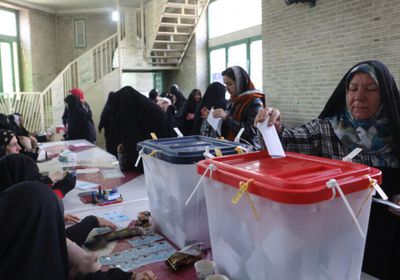 تمديد الجولة الثانية للانتخابات البرلمانية بإيران ساعتين