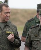 ميدفيديف يهدد فرنسا وبريطانيا لدعمهما أوكرانيا