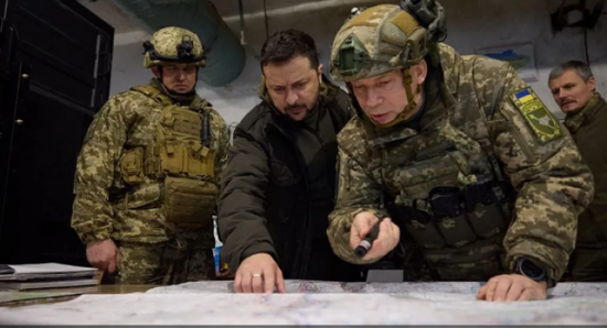 قائد الجيش الأوكراني يحذر: نواجه موقفاً عصيباً في خاركيف