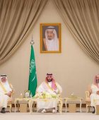 ولي العهد السعودي يستقبل الأمراء والعلماء وجمعًا من المواطنين بالمنطقة الشرقية