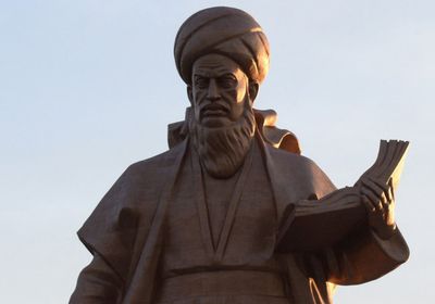 تركمانستان تدشن أحد أكبر التماثيل في العالم