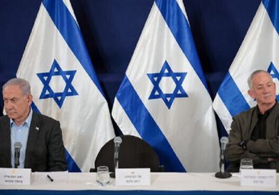 نتنياهو يهاجم غانتس: عليه وضع مهلة لحماس لا لرئيس الوزراء