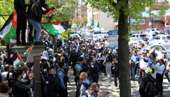 متظاهرون يطالبون جامعة شيكاغو بقطع علاقاتها بإسرائيل