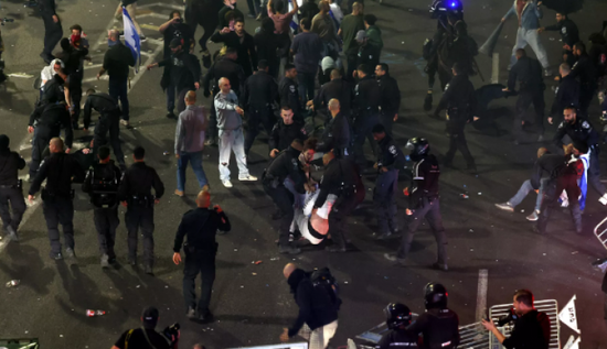 آلاف الإسرائيليين يطالبون بإجراء انتخابات عاجلة