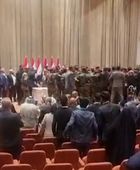 عراك بين النواب في البرلمان العراقي