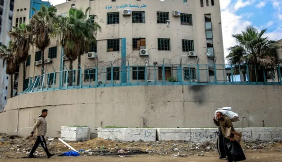 تعذيب وتهديد وتشويه.. الأونروا: هكذا انتزعت إسرائيل اعترافات موظفينا