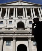 بنك إنجلترا يتجه إلى خفض أسعار الفائدة في الصيف