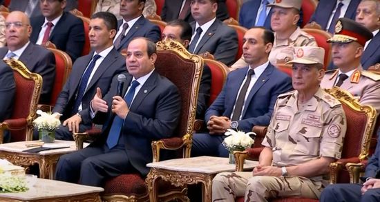 السيسي يوجه الحكومة بعدم التهرب من الواقع.. ومصارحة الشعب المصري بحجم المشكلات