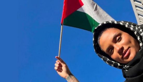 مغنية أمريكية شهيرة ترفع علم فلسطين في أغنيتها الجديدة  