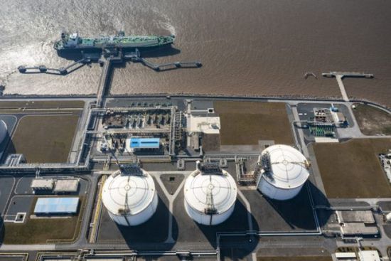 المغرب يعتزم بناء محطة عائمة للغاز الطبيعي المسال