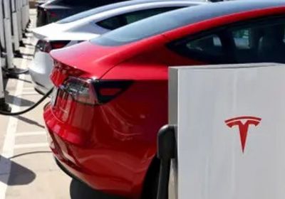 مساهم في تسلا يتهم إيلون ماسك بالتداول بمعلومات داخلية