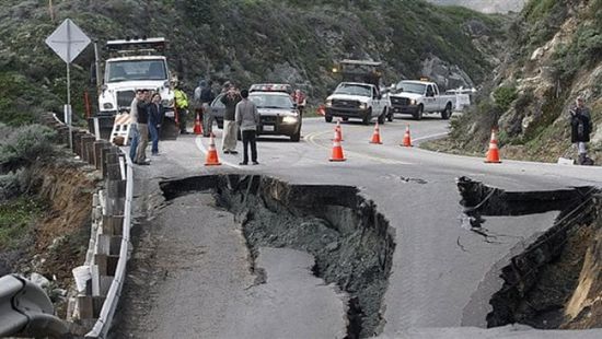    مصرع 6 أشخاص وفقدان 30 آخرين في انهيار أرضي بالإكوادور