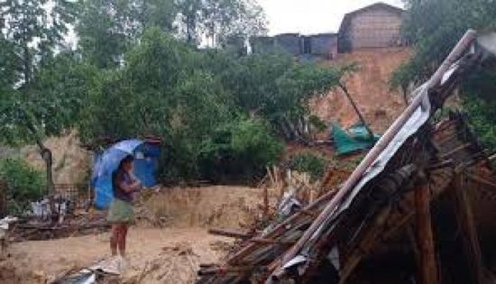 مقتل 9 في انهيارات أرضية في مخيمات الروهينجا في بنجلادش