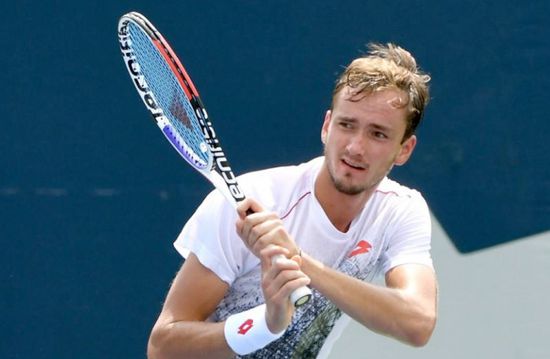 ميدفيديف يخرج مبكرا من بطولة هاله للتنس