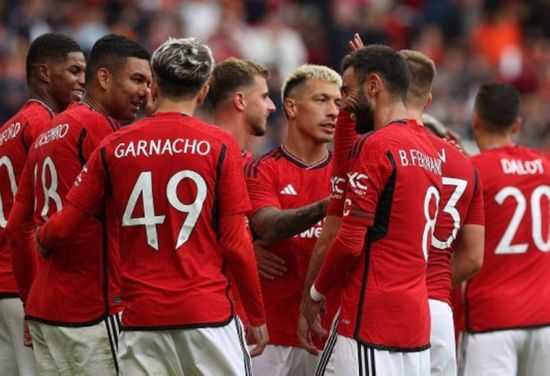 صراع نصراوي اتحاداوي لضم مدافع مانشستر يونايتد