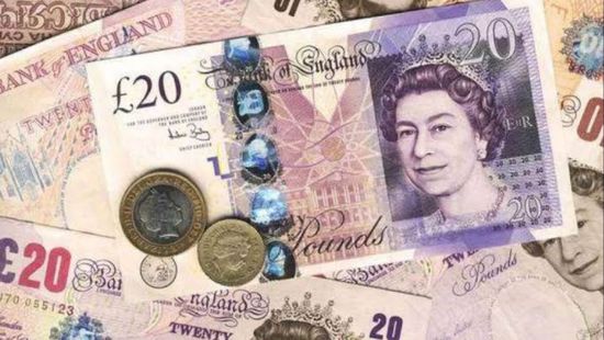 الإسترليني يتراجع أمام الدولار واليورو عالميا