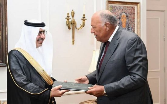 سفير المملكة الجديد لدى مصر يسلّم أوراق اعتماده إلى سامح شكري