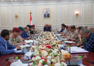 الرئيس الزُبيدي يترأس اجتماع اللجنة الأمنية العليا